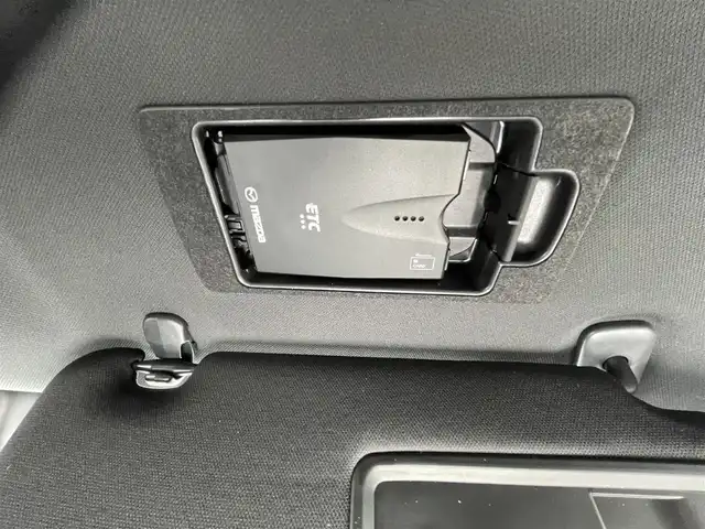 マツダ ＣＸ－８ XD Lパッケージ 大分県 2018(平30)年 8.9万km スノーフレイクホワイトパールマイカ ・ワンオーナー/・スマートキー/・プッシュスタート/・スマートブレーキサポート/・ブラインドスポットモニター/・レーンキープアシスト/・交通標識認識/・アテンションアラート/・パーキングセンサー/・アクティブLEDヘッドライト/・クルーズコントロール(追従式)/・黒革シート/・前席パワーシート/・４席シートヒーター/・ハンドルヒーター/・純正メモリナビ/　【DVD・Bluetooth・USB】/・フルセグTV/・全方位カメラ/・ヘッドアップディスプレイ/・ETC/・ドライブレコーダー(前方録画)/・パワーバックドア/・LEDヘッドランプ/・LEDフォグランプ/・デイライト/・純正マット/・純正バイザー/・保証書/取説