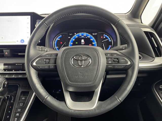 トヨタ ヴォクシー ハイブリッド S－Z 埼玉県 2023(令5)年 3.1万km ホワイトパールクリスタルシャイン 純正ディスプレイオーディオ　/バックカメラ　/ＥＴＣ２．０　/トヨタセーフティセンス　/　・プリクラッシュセーフティ/　・レーントレーシングアシスト/　・レーンディパーチャーアラート/　・レーダークルーズコントロール/　・オートマチックハイビーム/　・ロードサインアシスト/　・ドライバー異常時対応システム/　・プロアクティブドライビングアシスト/　・発進遅れ告知機能/　・緊急時操舵支援/　・フロントクロストラフィックアラー/　・レーンチェンジアシスト/ドライブレコーダー　/電動リアゲート　/両側パワースライドドア　/シートヒーター　/ＨＤＭＩ　/オットマン　/純正アルミホイール/フォグランプ/プッシュスタート/スマートキー