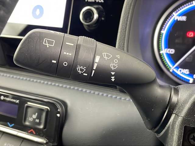 トヨタ ヴォクシー ハイブリッド S－Z 埼玉県 2023(令5)年 3.1万km ホワイトパールクリスタルシャイン 純正ディスプレイオーディオ　/バックカメラ　/ＥＴＣ２．０　/トヨタセーフティセンス　/　・プリクラッシュセーフティ/　・レーントレーシングアシスト/　・レーンディパーチャーアラート/　・レーダークルーズコントロール/　・オートマチックハイビーム/　・ロードサインアシスト/　・ドライバー異常時対応システム/　・プロアクティブドライビングアシスト/　・発進遅れ告知機能/　・緊急時操舵支援/　・フロントクロストラフィックアラー/　・レーンチェンジアシスト/ドライブレコーダー　/電動リアゲート　/両側パワースライドドア　/シートヒーター　/ＨＤＭＩ　/オットマン　/純正アルミホイール/フォグランプ/プッシュスタート/スマートキー