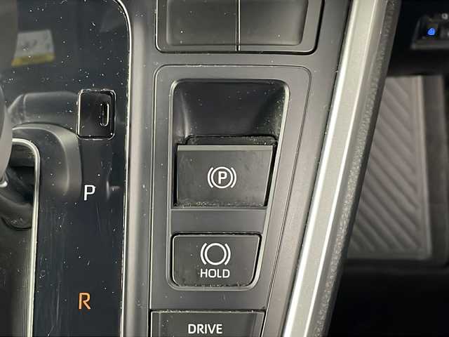 トヨタ ヴォクシー ハイブリッド S－Z 埼玉県 2023(令5)年 3.1万km ホワイトパールクリスタルシャイン 純正ディスプレイオーディオ　/バックカメラ　/ＥＴＣ２．０　/トヨタセーフティセンス　/　・プリクラッシュセーフティ/　・レーントレーシングアシスト/　・レーンディパーチャーアラート/　・レーダークルーズコントロール/　・オートマチックハイビーム/　・ロードサインアシスト/　・ドライバー異常時対応システム/　・プロアクティブドライビングアシスト/　・発進遅れ告知機能/　・緊急時操舵支援/　・フロントクロストラフィックアラー/　・レーンチェンジアシスト/ドライブレコーダー　/電動リアゲート　/両側パワースライドドア　/シートヒーター　/ＨＤＭＩ　/オットマン　/純正アルミホイール/フォグランプ/プッシュスタート/スマートキー