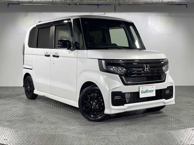 ホンダ Ｎ ＢＯＸ カスタム L スタイル+ブラック 沖縄県 2022(令4)年 3万km プラチナホワイトパール 禁煙車/両側パワースライドドア/社外ナビ/AM/FM/CD/DVD/フルセグTV/Bluetooth/バックカメラ/衝突軽減ブレーキ/車線逸脱警報/追従式クルーズコントロール/コーナーセンサー後/ビルトインETC/ステアリングリモコン/ドライブレコーダー前後/オートブレーキホールド/レザーシート調シートカバー/サンシェード/ヘッドライトレベライザー/プッシュスタート/スペアキー有/保証書/取扱説明書