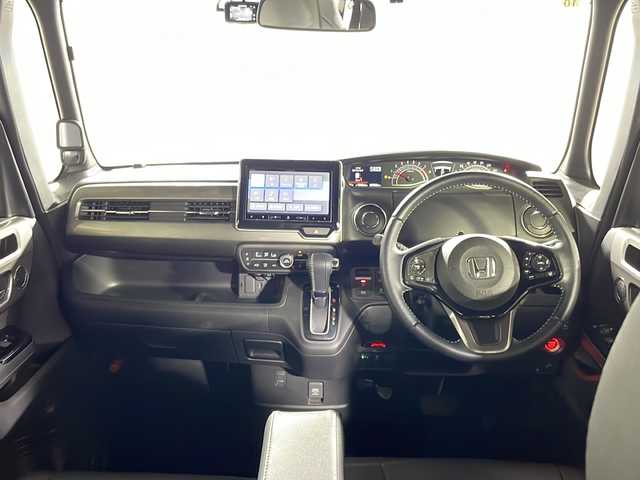 ホンダ Ｎ ＢＯＸ カスタム L スタイル+ブラック 沖縄県 2022(令4)年 3万km プラチナホワイトパール 禁煙車/両側パワースライドドア/社外ナビ/AM/FM/CD/DVD/フルセグTV/Bluetooth/バックカメラ/衝突軽減ブレーキ/車線逸脱警報/追従式クルーズコントロール/コーナーセンサー後/ビルトインETC/ステアリングリモコン/ドライブレコーダー前後/オートブレーキホールド/レザーシート調シートカバー/サンシェード/ヘッドライトレベライザー/プッシュスタート/スペアキー有/保証書/取扱説明書