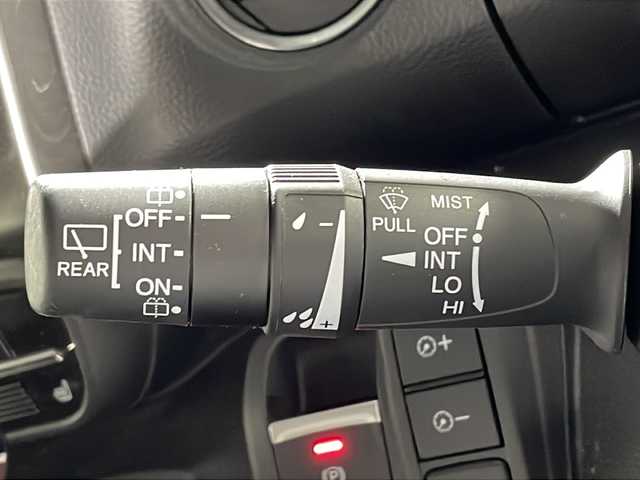 ホンダ Ｎ ＢＯＸ カスタム L スタイル+ブラック 沖縄県 2022(令4)年 3万km プラチナホワイトパール 禁煙車/両側パワースライドドア/社外ナビ/AM/FM/CD/DVD/フルセグTV/Bluetooth/バックカメラ/衝突軽減ブレーキ/車線逸脱警報/追従式クルーズコントロール/コーナーセンサー後/ビルトインETC/ステアリングリモコン/ドライブレコーダー前後/オートブレーキホールド/レザーシート調シートカバー/サンシェード/ヘッドライトレベライザー/プッシュスタート/スペアキー有/保証書/取扱説明書