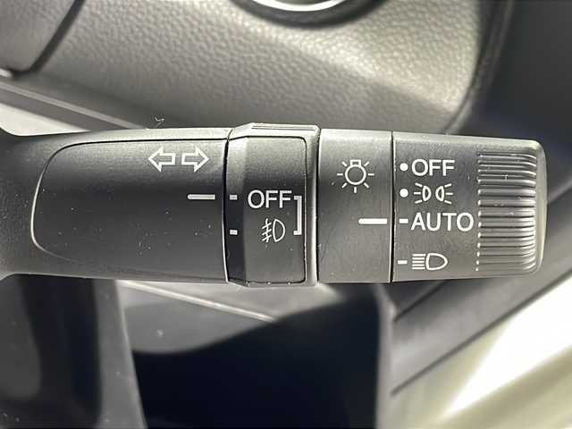 ホンダ Ｎ ＢＯＸ カスタム L スタイル+ブラック 沖縄県 2022(令4)年 3万km プラチナホワイトパール 禁煙車/両側パワースライドドア/社外ナビ/AM/FM/CD/DVD/フルセグTV/Bluetooth/バックカメラ/衝突軽減ブレーキ/車線逸脱警報/追従式クルーズコントロール/コーナーセンサー後/ビルトインETC/ステアリングリモコン/ドライブレコーダー前後/オートブレーキホールド/レザーシート調シートカバー/サンシェード/ヘッドライトレベライザー/プッシュスタート/スペアキー有/保証書/取扱説明書