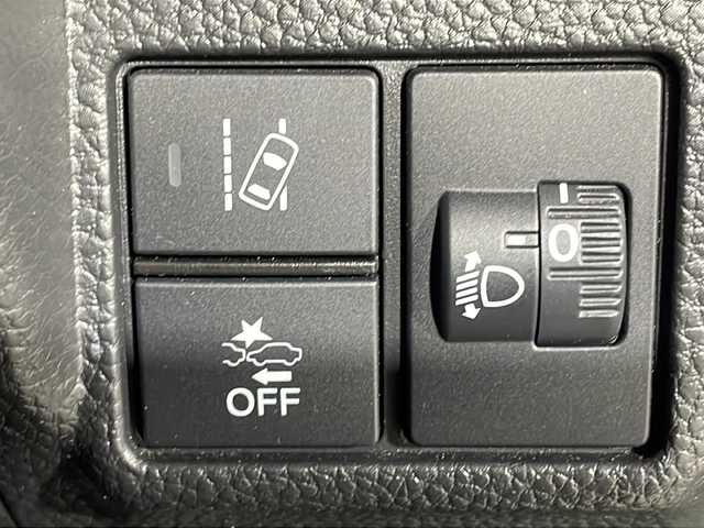 ホンダ Ｎ ＢＯＸ カスタム L スタイル+ブラック 沖縄県 2022(令4)年 3万km プラチナホワイトパール 禁煙車/両側パワースライドドア/社外ナビ/AM/FM/CD/DVD/フルセグTV/Bluetooth/バックカメラ/衝突軽減ブレーキ/車線逸脱警報/追従式クルーズコントロール/コーナーセンサー後/ビルトインETC/ステアリングリモコン/ドライブレコーダー前後/オートブレーキホールド/レザーシート調シートカバー/サンシェード/ヘッドライトレベライザー/プッシュスタート/スペアキー有/保証書/取扱説明書