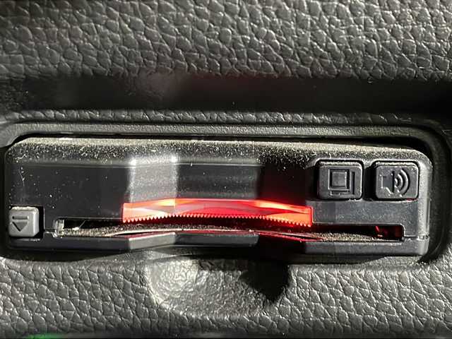 ホンダ Ｎ ＢＯＸ カスタム L スタイル+ブラック 沖縄県 2022(令4)年 3万km プラチナホワイトパール 禁煙車/両側パワースライドドア/社外ナビ/AM/FM/CD/DVD/フルセグTV/Bluetooth/バックカメラ/衝突軽減ブレーキ/車線逸脱警報/追従式クルーズコントロール/コーナーセンサー後/ビルトインETC/ステアリングリモコン/ドライブレコーダー前後/オートブレーキホールド/レザーシート調シートカバー/サンシェード/ヘッドライトレベライザー/プッシュスタート/スペアキー有/保証書/取扱説明書