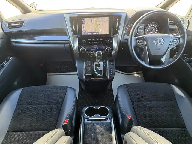 トヨタ アルファード S タイプゴールドⅡ 岩手県 2021(令3)年 7.4万km ホワイトパールクリスタルシャイン 禁煙車/4WD/モデリスタフルエアロ/モデリスタマフラー/純正ディスプレイオーディオ（ナビ機能付）/→Bluetooth/DVD/FM/AM/純正後席用フリップダウンモニター/バックカメラ/両側パワースライドドア/パワーバックドア/ハーフレザー/トヨタセーフティセンス/追従型クルーズコントロール/レーンキープアシスト/衝突軽減システム/横滑り防止装置/電子パーキング/オートブレーキホールド/オートライト/オートハイビーム/LEDヘッドライト/LEDフォグライト/純正エンジンスターター/ステアリングスイッチ/プッシュスタート/社外フロアマット/シガーソケット/スマートキー/ビルトインETC/オットマン