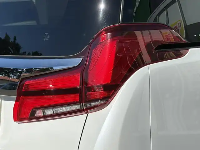 トヨタ アルファード S タイプゴールドⅡ 岩手県 2021(令3)年 7.4万km ホワイトパールクリスタルシャイン 禁煙車/4WD/モデリスタフルエアロ/モデリスタマフラー/純正ディスプレイオーディオ（ナビ機能付）/→Bluetooth/DVD/FM/AM/純正後席用フリップダウンモニター/バックカメラ/両側パワースライドドア/パワーバックドア/ハーフレザー/トヨタセーフティセンス/追従型クルーズコントロール/レーンキープアシスト/衝突軽減システム/横滑り防止装置/電子パーキング/オートブレーキホールド/オートライト/オートハイビーム/LEDヘッドライト/LEDフォグライト/純正エンジンスターター/ステアリングスイッチ/プッシュスタート/社外フロアマット/シガーソケット/スマートキー/ビルトインETC/オットマン