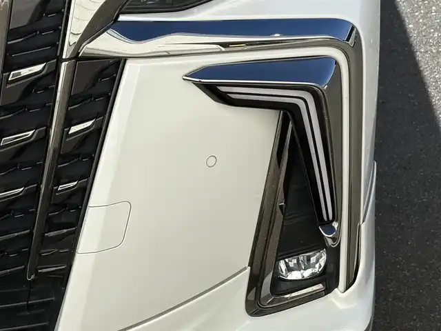 トヨタ アルファード S タイプゴールドⅡ 岩手県 2021(令3)年 7.4万km ホワイトパールクリスタルシャイン 禁煙車/4WD/モデリスタフルエアロ/モデリスタマフラー/純正ディスプレイオーディオ（ナビ機能付）/→Bluetooth/DVD/FM/AM/純正後席用フリップダウンモニター/バックカメラ/両側パワースライドドア/パワーバックドア/ハーフレザー/トヨタセーフティセンス/追従型クルーズコントロール/レーンキープアシスト/衝突軽減システム/横滑り防止装置/電子パーキング/オートブレーキホールド/オートライト/オートハイビーム/LEDヘッドライト/LEDフォグライト/純正エンジンスターター/ステアリングスイッチ/プッシュスタート/社外フロアマット/シガーソケット/スマートキー/ビルトインETC/オットマン