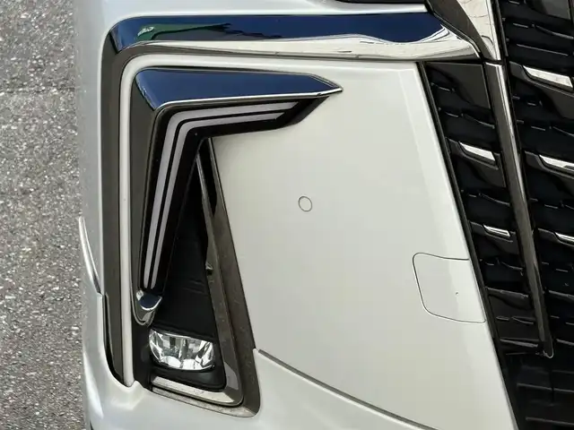 トヨタ アルファード S タイプゴールドⅡ 岩手県 2021(令3)年 7.4万km ホワイトパールクリスタルシャイン 禁煙車/4WD/モデリスタフルエアロ/モデリスタマフラー/純正ディスプレイオーディオ（ナビ機能付）/→Bluetooth/DVD/FM/AM/純正後席用フリップダウンモニター/バックカメラ/両側パワースライドドア/パワーバックドア/ハーフレザー/トヨタセーフティセンス/追従型クルーズコントロール/レーンキープアシスト/衝突軽減システム/横滑り防止装置/電子パーキング/オートブレーキホールド/オートライト/オートハイビーム/LEDヘッドライト/LEDフォグライト/純正エンジンスターター/ステアリングスイッチ/プッシュスタート/社外フロアマット/シガーソケット/スマートキー/ビルトインETC/オットマン