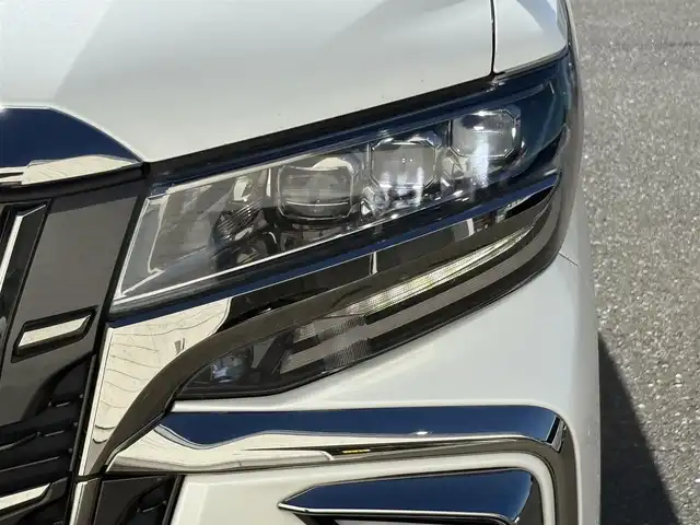トヨタ アルファード S タイプゴールドⅡ 岩手県 2021(令3)年 7.4万km ホワイトパールクリスタルシャイン 禁煙車/4WD/モデリスタフルエアロ/モデリスタマフラー/純正ディスプレイオーディオ（ナビ機能付）/→Bluetooth/DVD/FM/AM/純正後席用フリップダウンモニター/バックカメラ/両側パワースライドドア/パワーバックドア/ハーフレザー/トヨタセーフティセンス/追従型クルーズコントロール/レーンキープアシスト/衝突軽減システム/横滑り防止装置/電子パーキング/オートブレーキホールド/オートライト/オートハイビーム/LEDヘッドライト/LEDフォグライト/純正エンジンスターター/ステアリングスイッチ/プッシュスタート/社外フロアマット/シガーソケット/スマートキー/ビルトインETC/オットマン