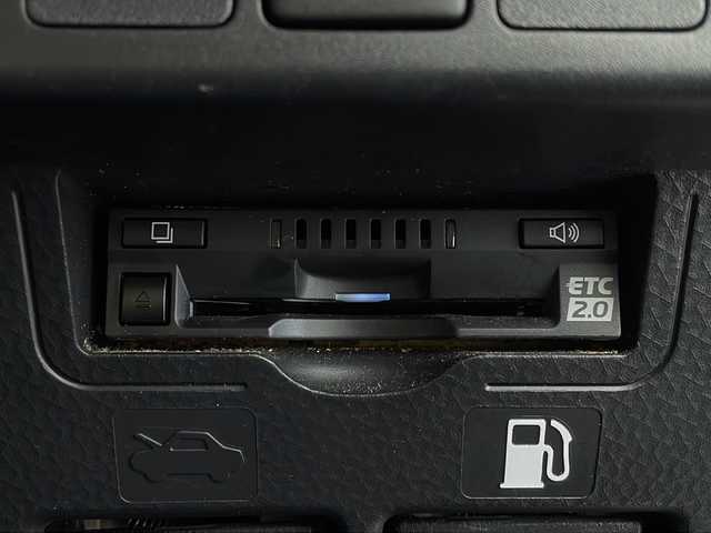 トヨタ ルーミー カスタムG 茨城県 2022(令4)年 4.2万km ブラックマイカメタリック/パールホワイト2トーン 純正９型ディスプレイオーディオ　パノラミックビューモニター　フルセグＴＶ　衝突軽減ブレーキ　両側電動スライドドア　シートヒーター　追従クルコン　ＥＴＣ２．０　クリアランスソナー　ドライブレコーダー