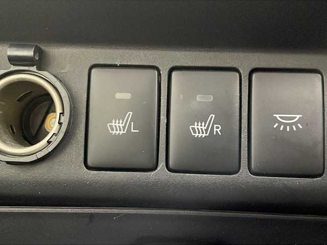 トヨタ ルーミー カスタムG 茨城県 2022(令4)年 4.2万km ブラックマイカメタリック/パールホワイト2トーン 純正９型ディスプレイオーディオ　パノラミックビューモニター　フルセグＴＶ　衝突軽減ブレーキ　両側電動スライドドア　シートヒーター　追従クルコン　ＥＴＣ２．０　クリアランスソナー　ドライブレコーダー