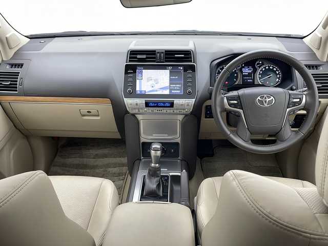 トヨタ ランドクルーザー プラド TX Lパッケージ マットブラED 千葉県 2023(令5)年 2万km パール サンルーフ/本革シート/本革ステアリング/ステアリングリモコン/前席パワーシート/シートヒーター/シートクーラー/ブラインドモニター/全方位カメラ/Ｍｉｒａｃａｓｔ/Ｔ－Ｃｏｎｎｅｃｔ/電格ウィンカーミラー/純正ナビ（ＢＴ／ＴＶ）/ＵＳＢ/オートハイビーム/ヘッドライトウォッシャー/オートクルーズ