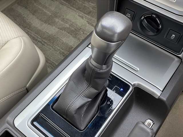 トヨタ ランドクルーザー プラド TX Lパッケージ マットブラED 千葉県 2023(令5)年 2万km パール サンルーフ/本革シート/本革ステアリング/ステアリングリモコン/前席パワーシート/シートヒーター/シートクーラー/ブラインドモニター/全方位カメラ/Ｍｉｒａｃａｓｔ/Ｔ－Ｃｏｎｎｅｃｔ/電格ウィンカーミラー/純正ナビ（ＢＴ／ＴＶ）/ＵＳＢ/オートハイビーム/ヘッドライトウォッシャー/オートクルーズ