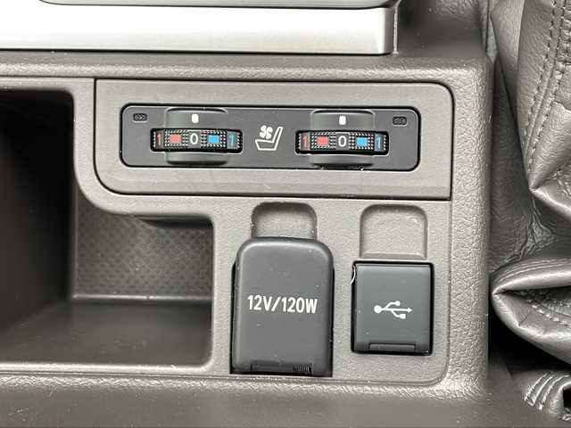 トヨタ ランドクルーザー プラド TX Lパッケージ マットブラED 千葉県 2023(令5)年 2万km パール サンルーフ/本革シート/本革ステアリング/ステアリングリモコン/前席パワーシート/シートヒーター/シートクーラー/ブラインドモニター/全方位カメラ/Ｍｉｒａｃａｓｔ/Ｔ－Ｃｏｎｎｅｃｔ/電格ウィンカーミラー/純正ナビ（ＢＴ／ＴＶ）/ＵＳＢ/オートハイビーム/ヘッドライトウォッシャー/オートクルーズ