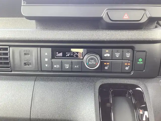 ホンダ Ｎ ＢＯＸ カスタム ターボ 三重県 2023(令5)年 0.5万km トワイライトミストブラックパール Honda SENSING/衝突軽減ブレーキ（CMBS）/踏み間違い衝突軽減システム/路外逸脱抑制機能/歩行者事故低減ステアリング/先行車発進お知らせ機能/標識認識機能/オートハイビーム/パーキングセンサーシステム/アダプティブクルーズコントロール/純正9インチナビ/フルセグ/Bluetooth/Apple Car Play/Android Auto/360°カメラ/LEDヘッドライト/両側パワースライドドア/前席シートヒーター/スマートキー/プッシュスタート/ハーフレザーシート/シートバックテーブル/ステアリングスイッチ/純正15インチアルミ