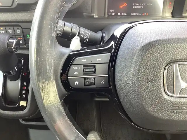 ホンダ Ｎ ＢＯＸ カスタム ターボ 三重県 2023(令5)年 0.5万km トワイライトミストブラックパール Honda SENSING/衝突軽減ブレーキ（CMBS）/踏み間違い衝突軽減システム/路外逸脱抑制機能/歩行者事故低減ステアリング/先行車発進お知らせ機能/標識認識機能/オートハイビーム/パーキングセンサーシステム/アダプティブクルーズコントロール/純正9インチナビ/フルセグ/Bluetooth/Apple Car Play/Android Auto/360°カメラ/LEDヘッドライト/両側パワースライドドア/前席シートヒーター/スマートキー/プッシュスタート/ハーフレザーシート/シートバックテーブル/ステアリングスイッチ/純正15インチアルミ