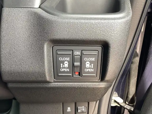 ホンダ Ｎ ＢＯＸ カスタム ターボ 三重県 2023(令5)年 0.5万km トワイライトミストブラックパール Honda SENSING/衝突軽減ブレーキ（CMBS）/踏み間違い衝突軽減システム/路外逸脱抑制機能/歩行者事故低減ステアリング/先行車発進お知らせ機能/標識認識機能/オートハイビーム/パーキングセンサーシステム/アダプティブクルーズコントロール/純正9インチナビ/フルセグ/Bluetooth/Apple Car Play/Android Auto/360°カメラ/LEDヘッドライト/両側パワースライドドア/前席シートヒーター/スマートキー/プッシュスタート/ハーフレザーシート/シートバックテーブル/ステアリングスイッチ/純正15インチアルミ