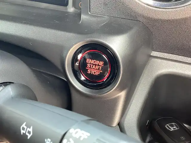 ホンダ Ｎ ＢＯＸ カスタム ターボ 三重県 2023(令5)年 0.5万km トワイライトミストブラックパール Honda SENSING/衝突軽減ブレーキ（CMBS）/踏み間違い衝突軽減システム/路外逸脱抑制機能/歩行者事故低減ステアリング/先行車発進お知らせ機能/標識認識機能/オートハイビーム/パーキングセンサーシステム/アダプティブクルーズコントロール/純正9インチナビ/フルセグ/Bluetooth/Apple Car Play/Android Auto/360°カメラ/LEDヘッドライト/両側パワースライドドア/前席シートヒーター/スマートキー/プッシュスタート/ハーフレザーシート/シートバックテーブル/ステアリングスイッチ/純正15インチアルミ