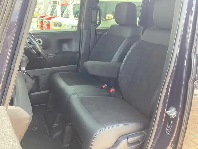 ホンダ Ｎ ＢＯＸ カスタム ターボ 三重県 2023(令5)年 0.5万km トワイライトミストブラックパール Honda SENSING/衝突軽減ブレーキ（CMBS）/踏み間違い衝突軽減システム/路外逸脱抑制機能/歩行者事故低減ステアリング/先行車発進お知らせ機能/標識認識機能/オートハイビーム/パーキングセンサーシステム/アダプティブクルーズコントロール/純正9インチナビ/フルセグ/Bluetooth/Apple Car Play/Android Auto/360°カメラ/LEDヘッドライト/両側パワースライドドア/前席シートヒーター/スマートキー/プッシュスタート/ハーフレザーシート/シートバックテーブル/ステアリングスイッチ/純正15インチアルミ