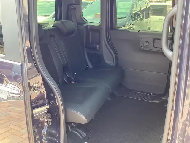 ホンダ Ｎ ＢＯＸ カスタム ターボ 三重県 2023(令5)年 0.5万km トワイライトミストブラックパール Honda SENSING/衝突軽減ブレーキ（CMBS）/踏み間違い衝突軽減システム/路外逸脱抑制機能/歩行者事故低減ステアリング/先行車発進お知らせ機能/標識認識機能/オートハイビーム/パーキングセンサーシステム/アダプティブクルーズコントロール/純正9インチナビ/フルセグ/Bluetooth/Apple Car Play/Android Auto/360°カメラ/LEDヘッドライト/両側パワースライドドア/前席シートヒーター/スマートキー/プッシュスタート/ハーフレザーシート/シートバックテーブル/ステアリングスイッチ/純正15インチアルミ