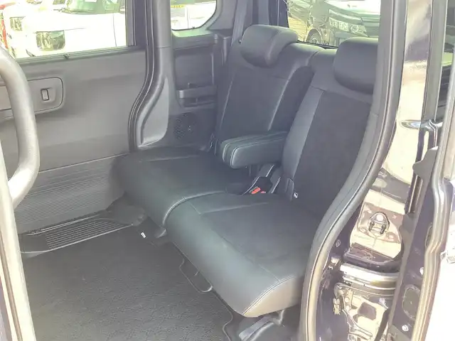 ホンダ Ｎ ＢＯＸ カスタム ターボ 三重県 2023(令5)年 0.5万km トワイライトミストブラックパール Honda SENSING/衝突軽減ブレーキ（CMBS）/踏み間違い衝突軽減システム/路外逸脱抑制機能/歩行者事故低減ステアリング/先行車発進お知らせ機能/標識認識機能/オートハイビーム/パーキングセンサーシステム/アダプティブクルーズコントロール/純正9インチナビ/フルセグ/Bluetooth/Apple Car Play/Android Auto/360°カメラ/LEDヘッドライト/両側パワースライドドア/前席シートヒーター/スマートキー/プッシュスタート/ハーフレザーシート/シートバックテーブル/ステアリングスイッチ/純正15インチアルミ