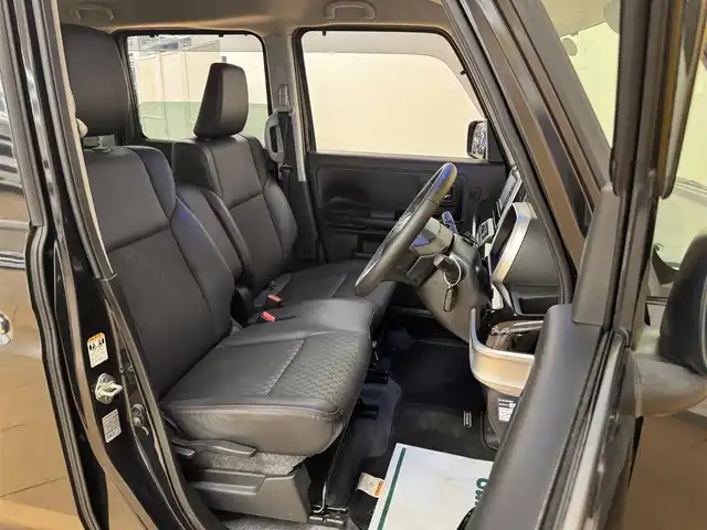 スズキ スペーシア カスタム HYBRID XS ターボ 群馬県 2021(令3)年 9万km ブルーイッシュブラックパール3 スズキセーフティサポート/・デュアルカメラブレーキサポート/・誤発進抑制機能/・後退時ブレーキサポート/・後方誤発進抑制機能/・車線逸脱警報機能/・ふらつき警報機能/・標識認識機能/・先行車発進お知らせ機能/・ハイビームアシスト/・すれ違い支援機能/・アダプティブクルーズコントロール/純正ナビ/　フルセグ/BT/CD/DVD/両側パワースライドドア/シートヒーター/ハーフレザーシート/LEDヘッドライト/フォグランプ/パドルシフト/ステアリングスイッチ/プッシュスタート/スマートキー/純正15インチAW