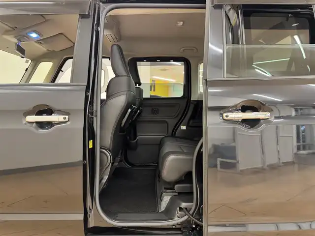 スズキ スペーシア カスタム HYBRID XS ターボ 群馬県 2021(令3)年 9万km ブルーイッシュブラックパール3 スズキセーフティサポート/・デュアルカメラブレーキサポート/・誤発進抑制機能/・後退時ブレーキサポート/・後方誤発進抑制機能/・車線逸脱警報機能/・ふらつき警報機能/・標識認識機能/・先行車発進お知らせ機能/・ハイビームアシスト/・すれ違い支援機能/・アダプティブクルーズコントロール/純正ナビ/　フルセグ/BT/CD/DVD/両側パワースライドドア/シートヒーター/ハーフレザーシート/LEDヘッドライト/フォグランプ/パドルシフト/ステアリングスイッチ/プッシュスタート/スマートキー/純正15インチAW