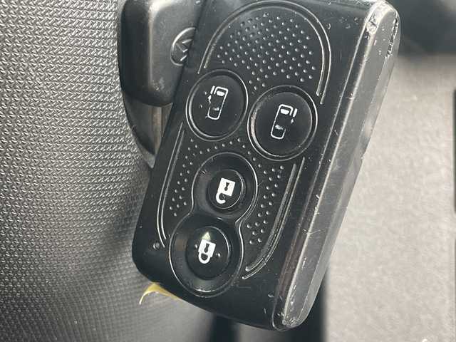 ダイハツ ウェイク G SA 千葉県 2015(平27)年 1.8万km パールホワイトⅢ 8型ナビ　フリップダウンモニター　両側パワースライドドア　ETC　バックカメラ　BT　USB　HDMI　スマアシ/　BBS15AW　HID　オートライト　スマートキー　プッシュスタート　フロアマット