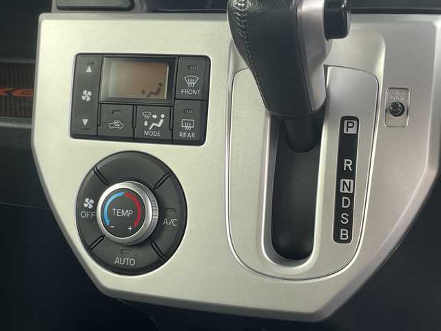 ダイハツ ウェイク G SA 千葉県 2015(平27)年 1.8万km パールホワイトⅢ 8型ナビ　フリップダウンモニター　両側パワースライドドア　ETC　バックカメラ　BT　USB　HDMI　スマアシ/　BBS15AW　HID　オートライト　スマートキー　プッシュスタート　フロアマット