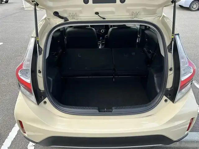 トヨタ アクア クロスオーバー 山形県 2018(平30)年 4.8万km ベージュ 純正ナビ　/ドライブレコーダー　/ビルトインＥＴＣ　/バックカメラ　/衝突軽減システム　/盗難防止装置　/横滑り防止装置　/レーンキープアシスト　/アイドリングストップ/ハーフレザー　/シートヒーター　/ＬＥＤヘッドライト　/オートハイビーム/オートライト/プッシュスタート/スマートキー/ルーフレール/純正16インチアルミホイール