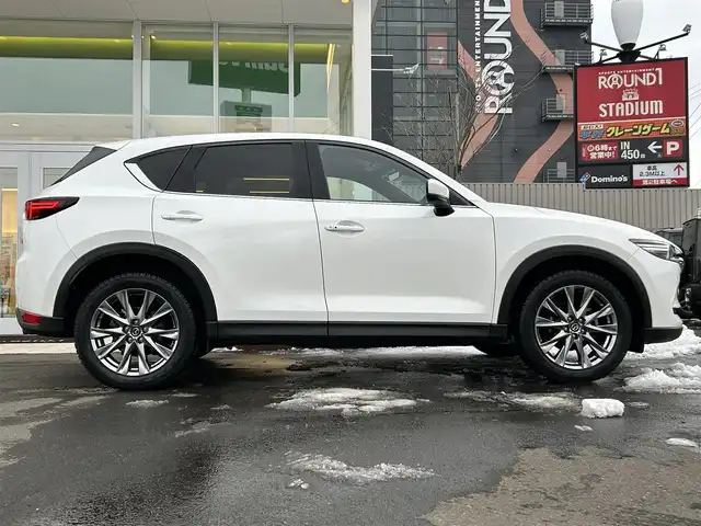 マツダ ＣＸ－５ XD エクスクルーシブモード 道央・札幌 2019(平31)年 6.1万km スノーフレイクホワイトパールマイカ ・４WD/・純正SDナビ/フルセグTV＆Bluetooth＆CD＆DVD/・衝突軽減ブレーキ/・ETC/・レーンキープアシスト/・クルーズコントロール/・パーキングソナー/・コーナーセンサー/・アイドリングストップ/・バックカメラ/・360度カメラ/・パワーバックドア/・BOSEサウンド/・レザーシート/・メモリーシート/・シートヒーター/・ベンチレーションシート/・パワーシート/・MT付AT/・パドルシフト/・ステアリングヒーター/・プッシュスタート/・スマートキー/・純正エンジンスターター/・オートライト/・LEDヘッドライト/・レインセンサーワイパー/・室内LED灯/・オートリトラミラー/・ウインカーミラー