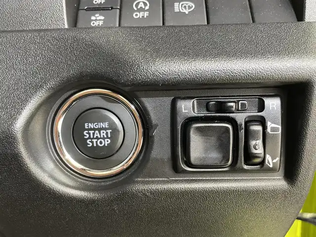 スズキ ジムニー XC 滋賀県 2022(令4)年 3.7万km キネティックイエロー 禁煙車/社外ディスプレイオーディオ/バックカメラ/前後ドライブレコーダー/前席シートヒーター/クルーズコントロール/センターデフロック/ダウンヒルアシストコントロール/横滑り防止機能/レーンキープアシスト/背面タイヤ/純正15インチアルミホイール/スマートキー/スペアキー/ステアリングスイッチ/電装格納ミラー/オートライト/LEDヘッドライト/オートエアコン