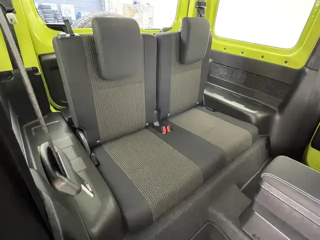 スズキ ジムニー XC 滋賀県 2022(令4)年 3.7万km キネティックイエロー 禁煙車/社外ディスプレイオーディオ/バックカメラ/前後ドライブレコーダー/前席シートヒーター/クルーズコントロール/センターデフロック/ダウンヒルアシストコントロール/横滑り防止機能/レーンキープアシスト/背面タイヤ/純正15インチアルミホイール/スマートキー/スペアキー/ステアリングスイッチ/電装格納ミラー/オートライト/LEDヘッドライト/オートエアコン