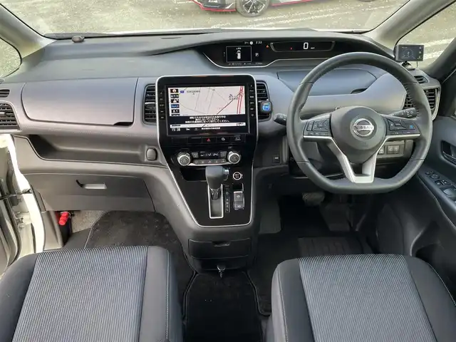 日産 セレナ ハイウェイスター V 熊本県 2020(令2)年 2.2万km ブリリアントホワイトパール プロパイロット/プッシュスタート/純正10型ナビ/（CD・DVD・フルセグTV・BTオーディオ・SD）/アラウンドビューモニター/ETC/ドライブレコーダー/純正16インチAW/両側パワースライドドア/LEDヘッドライト/オートライト/フォグライト/ブラインドスポットモニター/前後コーナーセンサー/横滑り防止装置/ウィンカーミラー/純正フロアマット/純正ドアバイザー/新車保証書/取扱説明書/スマートスペアキー×1本