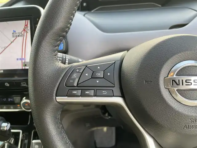 日産 セレナ ハイウェイスター V 熊本県 2020(令2)年 2.2万km ブリリアントホワイトパール プロパイロット/プッシュスタート/純正10型ナビ/（CD・DVD・フルセグTV・BTオーディオ・SD）/アラウンドビューモニター/ETC/ドライブレコーダー/純正16インチAW/両側パワースライドドア/LEDヘッドライト/オートライト/フォグライト/ブラインドスポットモニター/前後コーナーセンサー/横滑り防止装置/ウィンカーミラー/純正フロアマット/純正ドアバイザー/新車保証書/取扱説明書/スマートスペアキー×1本