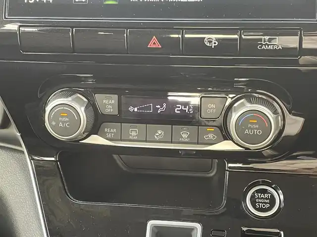 日産 セレナ ハイウェイスター V 熊本県 2020(令2)年 2.2万km ブリリアントホワイトパール プロパイロット/プッシュスタート/純正10型ナビ/（CD・DVD・フルセグTV・BTオーディオ・SD）/アラウンドビューモニター/ETC/ドライブレコーダー/純正16インチAW/両側パワースライドドア/LEDヘッドライト/オートライト/フォグライト/ブラインドスポットモニター/前後コーナーセンサー/横滑り防止装置/ウィンカーミラー/純正フロアマット/純正ドアバイザー/新車保証書/取扱説明書/スマートスペアキー×1本