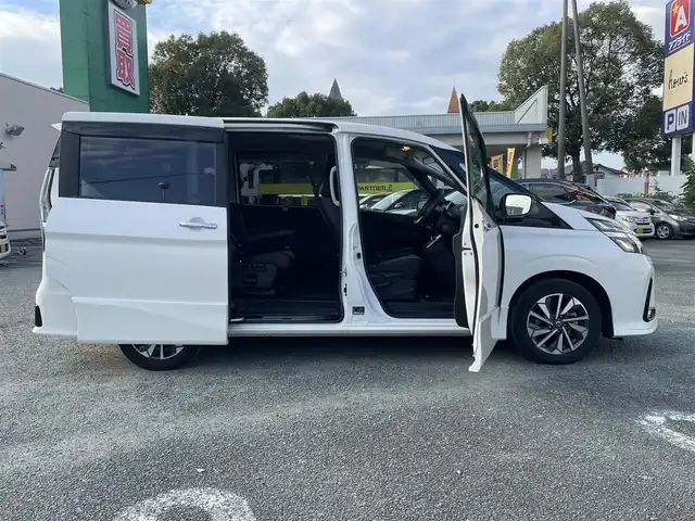 日産 セレナ ハイウェイスター V 熊本県 2020(令2)年 2.2万km ブリリアントホワイトパール プロパイロット/プッシュスタート/純正10型ナビ/（CD・DVD・フルセグTV・BTオーディオ・SD）/アラウンドビューモニター/ETC/ドライブレコーダー/純正16インチAW/両側パワースライドドア/LEDヘッドライト/オートライト/フォグライト/ブラインドスポットモニター/前後コーナーセンサー/横滑り防止装置/ウィンカーミラー/純正フロアマット/純正ドアバイザー/新車保証書/取扱説明書/スマートスペアキー×1本