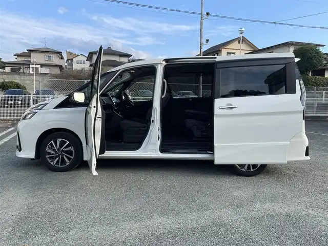 日産 セレナ ハイウェイスター V 熊本県 2020(令2)年 2.2万km ブリリアントホワイトパール プロパイロット/プッシュスタート/純正10型ナビ/（CD・DVD・フルセグTV・BTオーディオ・SD）/アラウンドビューモニター/ETC/ドライブレコーダー/純正16インチAW/両側パワースライドドア/LEDヘッドライト/オートライト/フォグライト/ブラインドスポットモニター/前後コーナーセンサー/横滑り防止装置/ウィンカーミラー/純正フロアマット/純正ドアバイザー/新車保証書/取扱説明書/スマートスペアキー×1本