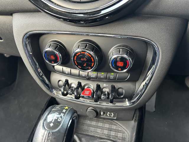 ＭＩＮＩ ミニ クラブマン クーパー 埼玉県 2016(平28)年 5.8万km ミッドナイト・ブラック・メタリック 純正HDDナビ/(Bluetooth/USB)/バックカメラ/純正１７インチアルミホイール/クリアランスソナー/横滑り防止装置/ＥＴＣ
