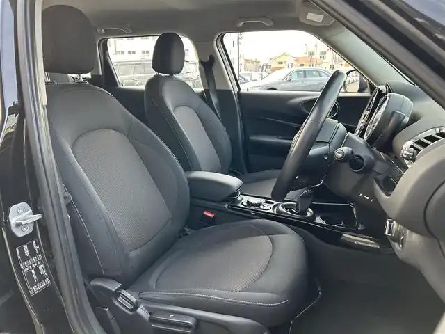 ＭＩＮＩ ミニ クラブマン クーパー 埼玉県 2016(平28)年 5.8万km ミッドナイト・ブラック・メタリック 純正HDDナビ/(Bluetooth/USB)/バックカメラ/純正１７インチアルミホイール/クリアランスソナー/横滑り防止装置/ＥＴＣ