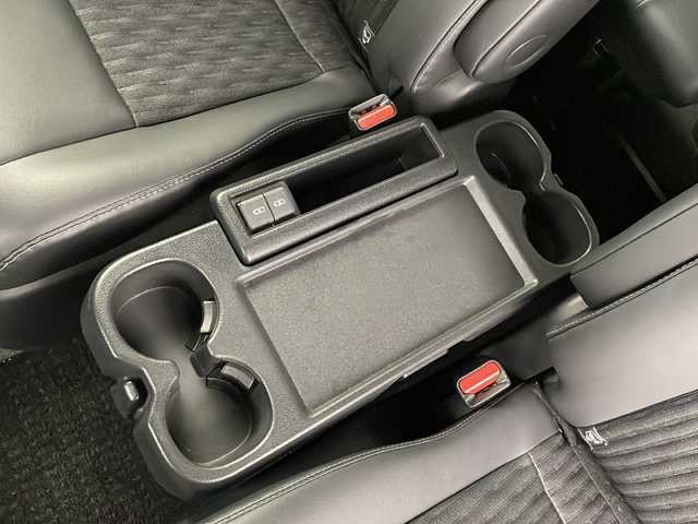 トヨタ ノア S－Z 新潟県 2024(令6)年 4.6万km メタルストリームM 純正ナビ・CD・DVD・Bluetooth/両側パワースライドドア/パワーバックドア/ステアリングヒーター/キャプテンシート/13.2型有機EL後席ディスプレイ/BSM/LCA/SEA/FTCA/ドライバーモニターカメラ/渋滞時運転支援システム/アドバンストパーク/PVM/ETC2.0/サイドバイザー/スペアタイヤ/デジタルインナーミラー