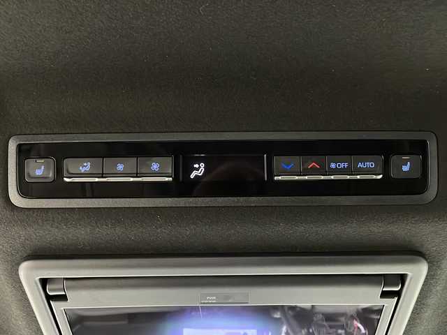トヨタ ノア S－Z 新潟県 2024(令6)年 4.6万km メタルストリームM 純正ナビ・CD・DVD・Bluetooth/両側パワースライドドア/パワーバックドア/ステアリングヒーター/キャプテンシート/13.2型有機EL後席ディスプレイ/BSM/LCA/SEA/FTCA/ドライバーモニターカメラ/渋滞時運転支援システム/アドバンストパーク/PVM/ETC2.0/サイドバイザー/スペアタイヤ/デジタルインナーミラー