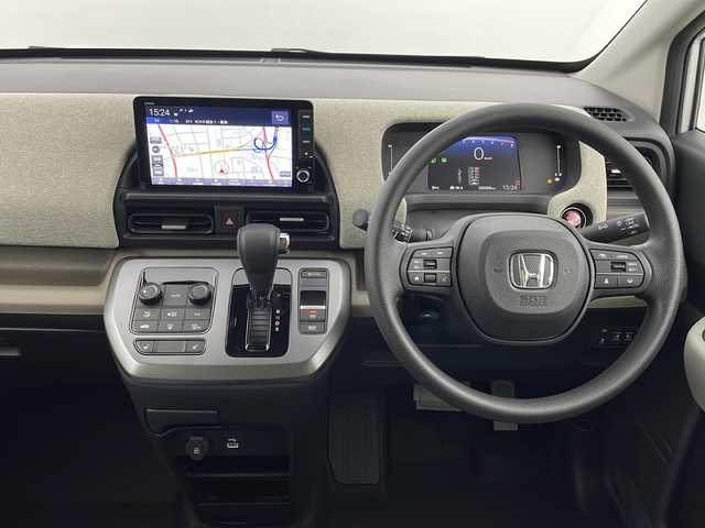 ホンダ フリード AIR 新潟県 2025(令7)年 0.1千km プラチナホワイトパール 登録済未使用車/4WD/ホンダセンシング　/純正9インチメモリナビ/　　AM/FM/フルセグ/BT/USB/　　androidauto/applecarplay/バックモニター/アダプティブクルーズコントロール/両側パワースライドドア/LEDオートライト/前席シートヒーター/電動パーキングブレーキ/オートブレーキホールド/電動格納ミラー/ミラーヒーター/ステアリングスイッチ/後席サンシェード/スペアキー/スマートキー