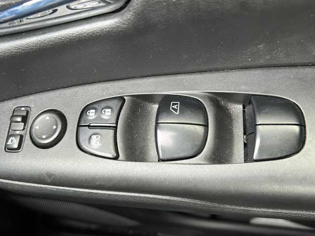日産 セレナ e－パワー ハイウェイスター V 茨城県 2019(平31)年 14.9万km ブリリアントホワイトパール プロパイロット/後席用フリップダウンモニター/純正ナビゲーション/CD/DVD/Bluetooth/フルセグTV/アラウンドビューモニター/コーナーセンサー/エマージェンシーブレーキ/レーンキープアシスト/スマートキー×２/ビルトインETC/両側パワースライドドア/社外AW/オートライト/オートマチックハイビーム/LEDヘッドライト