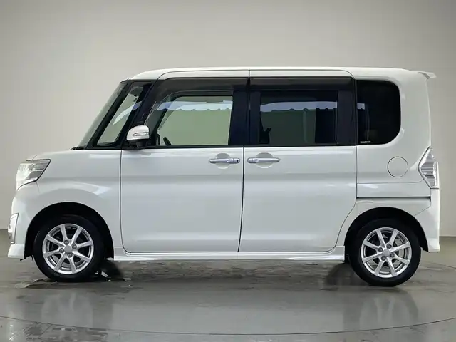 ダイハツ タント カスタム X SA 愛知県 2013(平25)年 8.4万km パールホワイトⅢ 純正８型ナビ　フルセグＴＶ　Ｂｌｕｅｔｏｏｔｈ　バックドア　パワースライドドア　ＥＴＣ　スマアシ　衝突軽減　ＬＥＤオートライト　フォグランプ　ＣＤ　ＤＶＤ　ＵＳＢ　リアシェード　プッシュスタート　禁煙