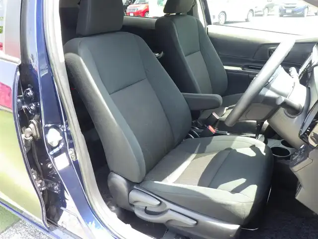 トヨタ アクア S スタイルブラック 千葉県 2018(平30)年 5.6万km ダークブルーマイカ Toyota Safety Sense/・プリクラッシュセーフティ/・レーンディパーチャーアラート/・オートハイビーム/純正SDナビ/ワンセグTV/【CD再生機能　Bluetooth接続】/バックカメラ/ドライブレコーダー/ETC/ステアリングスイッチ/ウインカーミラー/スマートキー