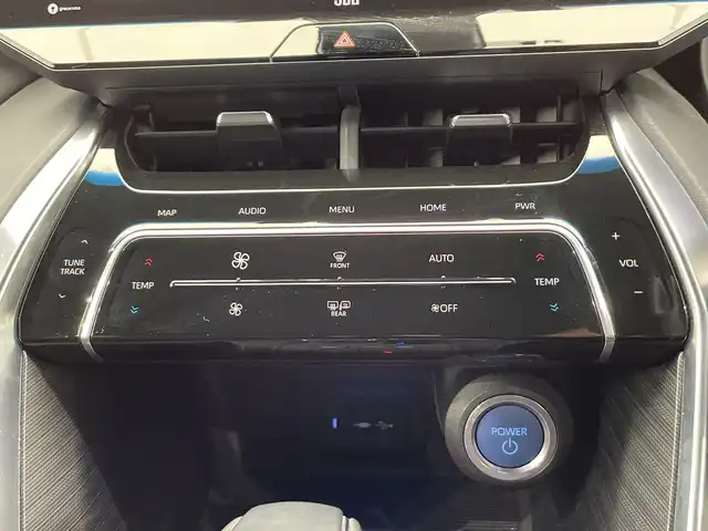 トヨタ ハリアー ハイブリッド Z レザーパッケージ 栃木県 2020(令2)年 2.4万km プレシャスブラックパール 純正ディスプレイオーディオ(ナビキット付き)/(フルセグ・Bluetooth・SD)/JBLプレミアムサウンド/バックカメラ/本革シート/4WD/トヨタセーフティセンス/ ・プリクラッシュセーフティ/ ・レーンキープアシスト/ ・アダプティブクルーズコントロール/ ・オートハイビーム/前後コーナーセンサー/ステアリングヒーター/前席パワーシート/前席シートヒーター/クーラー/電動リアゲート/前方ドライブレコーダー/LEDヘッドライト/オートライト/純正フロアマット/純正アルミホイール/保証書