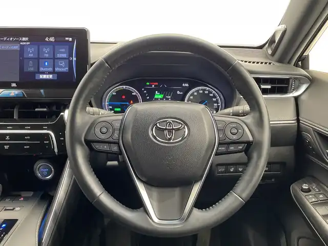 トヨタ ハリアー ハイブリッド Z レザーパッケージ 栃木県 2020(令2)年 2.4万km プレシャスブラックパール 純正ディスプレイオーディオ(ナビキット付き)/(フルセグ・Bluetooth・SD)/JBLプレミアムサウンド/バックカメラ/本革シート/4WD/トヨタセーフティセンス/ ・プリクラッシュセーフティ/ ・レーンキープアシスト/ ・アダプティブクルーズコントロール/ ・オートハイビーム/前後コーナーセンサー/ステアリングヒーター/前席パワーシート/前席シートヒーター/クーラー/電動リアゲート/前方ドライブレコーダー/LEDヘッドライト/オートライト/純正フロアマット/純正アルミホイール/保証書
